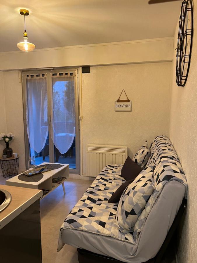 Joli Studio Avec Parking Prive Moulins  Exteriör bild